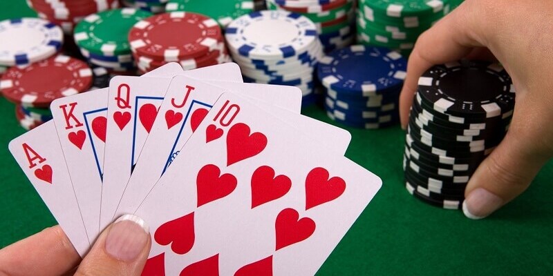 Luật chơi Baccarat trực tuyến khá đơn giản